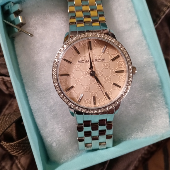Women's mk watch - Picture 9 of 11